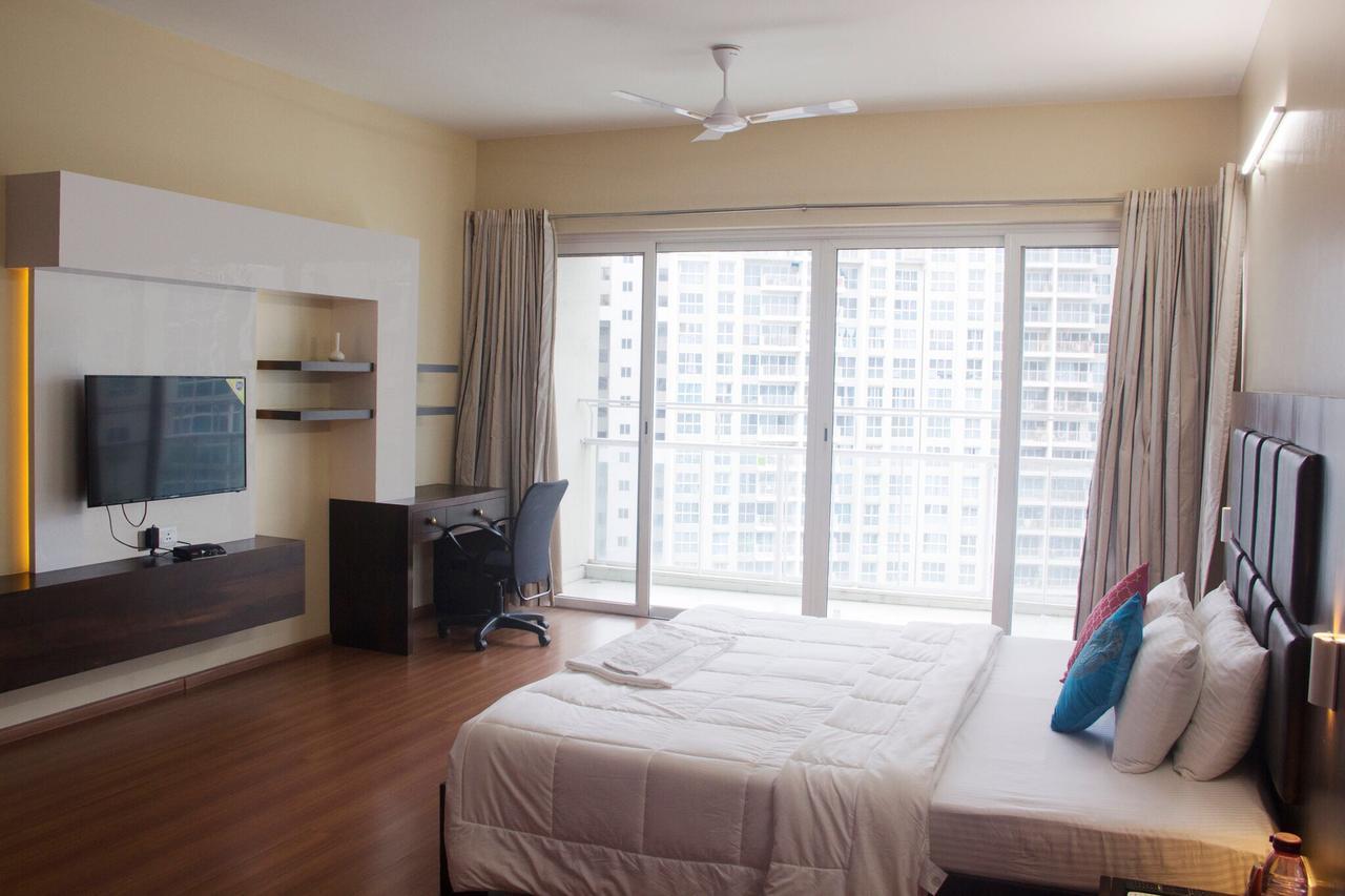 プネ Amanora Park Town Bed & Breakfast エクステリア 写真